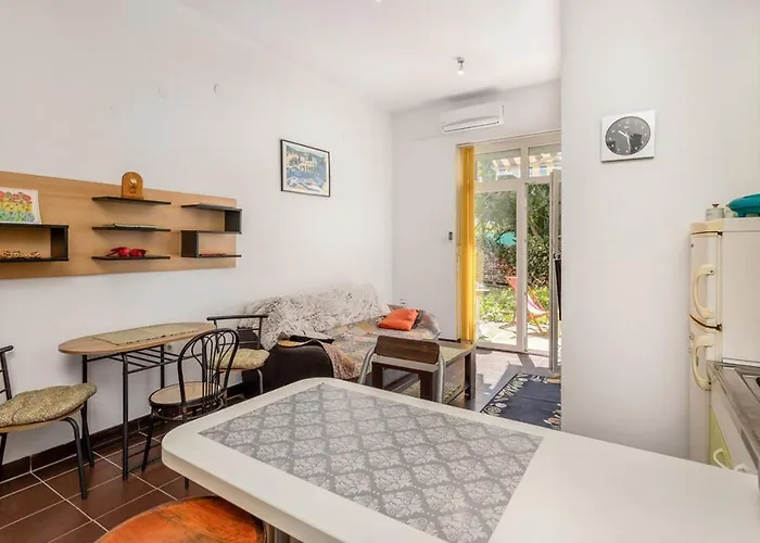 - 23822 * Novi Vinodolski